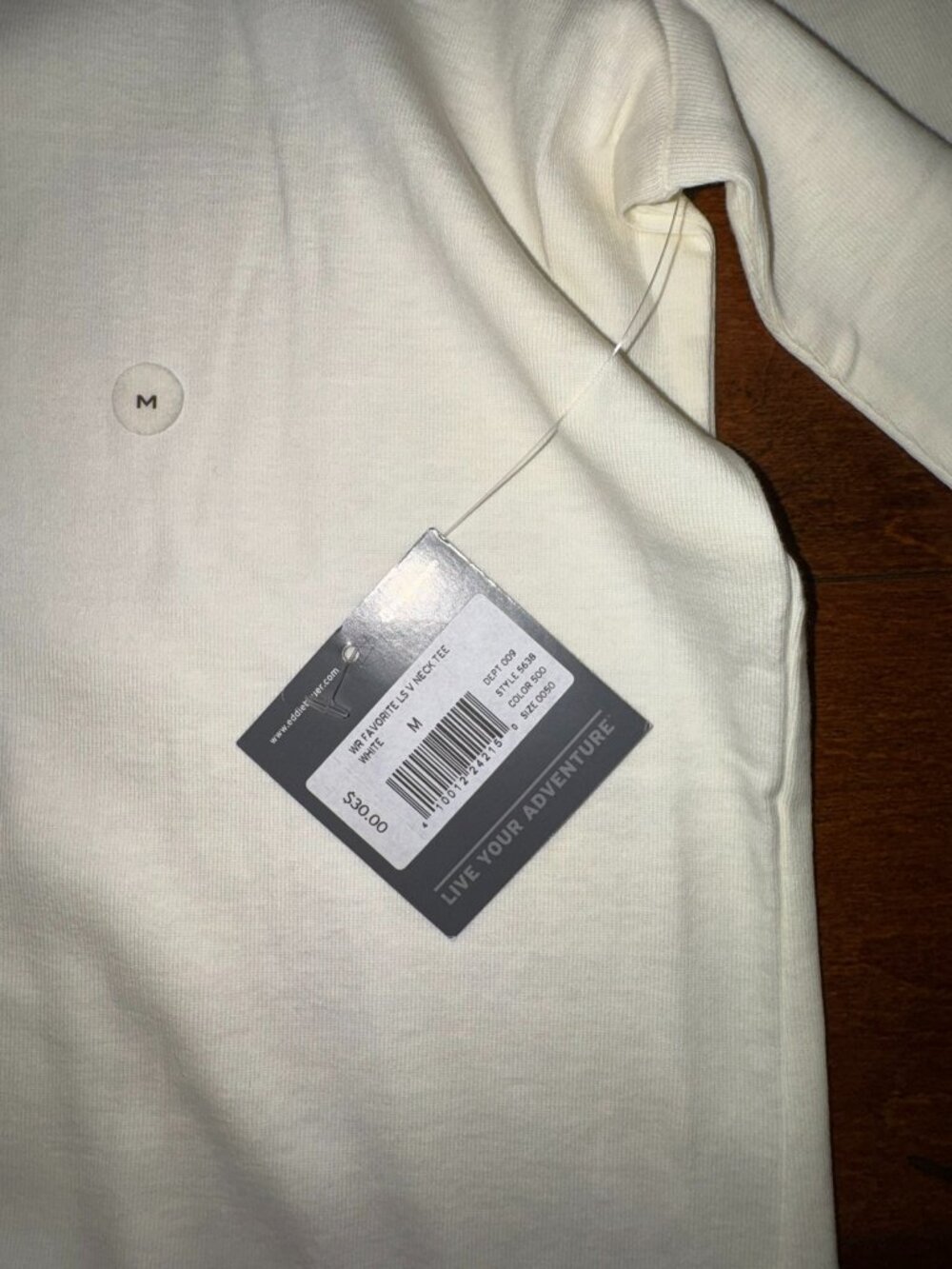 NWT Eddie Bauer Women's Everyday Long-Sleeve V-Neck T-Shirt Ivory Medium - Picture 2 of 4